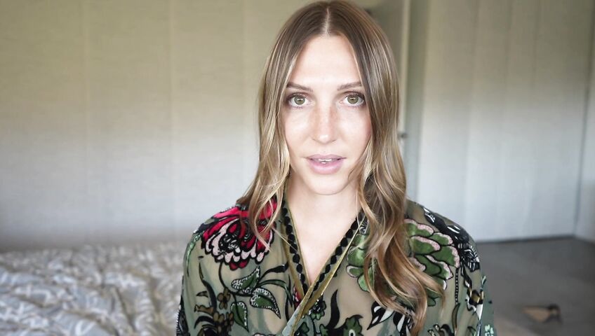 Tatum Christine-Moms Sticky Situation