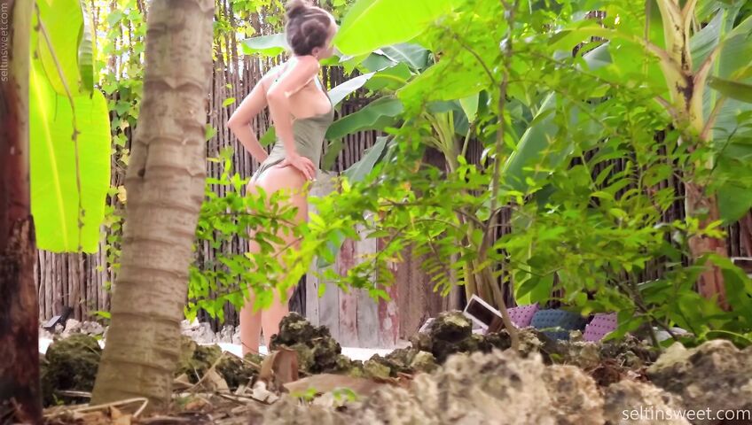 Seltin Sweet - Zanzibar Tropical Yoga