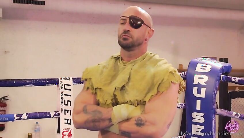 Big Ass Cosplayer Fucks Hard - Blondie Fesser