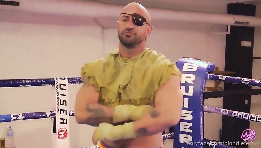 Big Ass Cosplayer Fucks Hard - Blondie Fesser