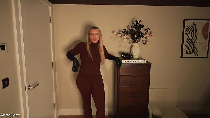 Anna Scot - Bad Auntie Meets her Match