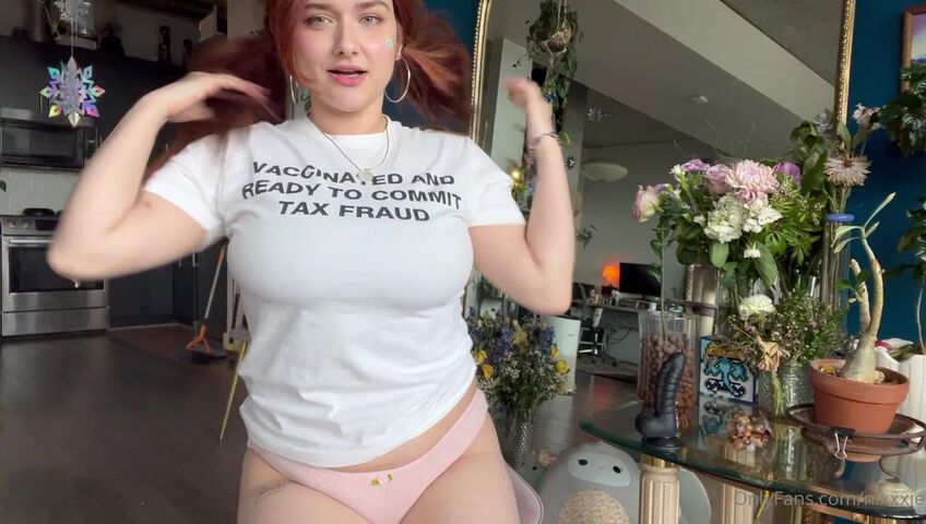 Nixxxie - CUMMM watch me masturbate with a dildo in front of my windows