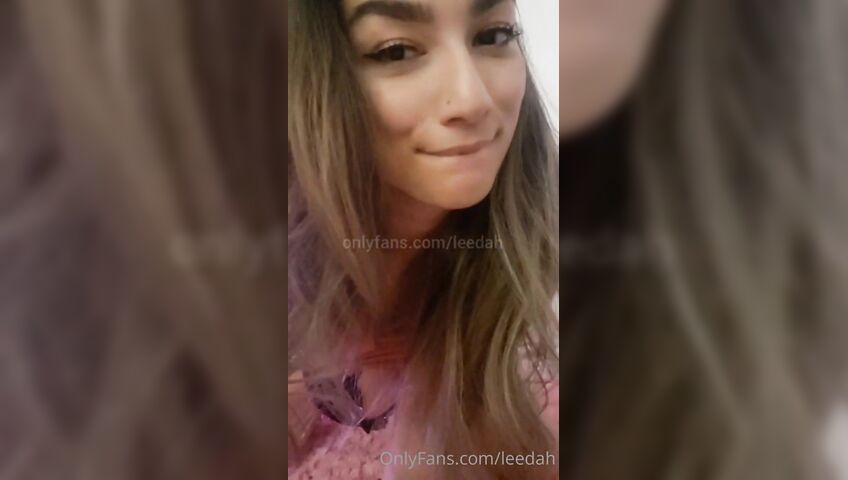 Leedah ASMR - Fucking herself with a dildo just off-camera
