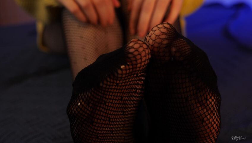 KittyKlaw ASMR - 19 March 2026 - Foot Scratching