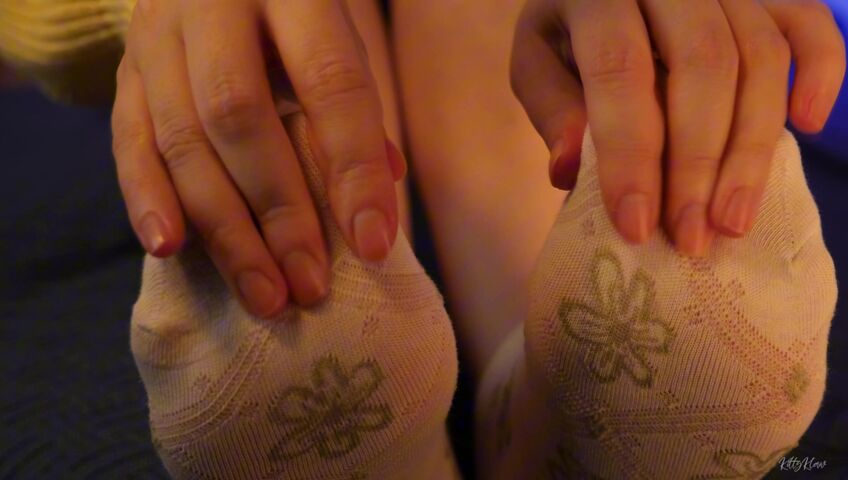 KittyKlaw ASMR - 19 March 2026 - Foot Scratching