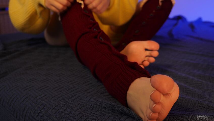 KittyKlaw ASMR - 19 March 2026 - Foot Scratching