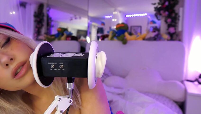 Dollblush ASMR - Dark Magician Girl Cosplay - Extended ASMR Ear Mic (Patreon)