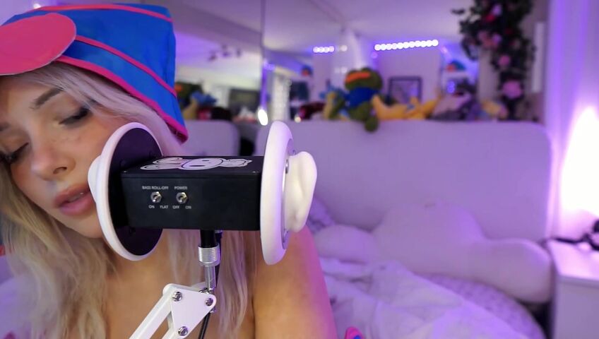 Dollblush ASMR - Dark Magician Girl Cosplay - Extended ASMR Ear Mic (Patreon)