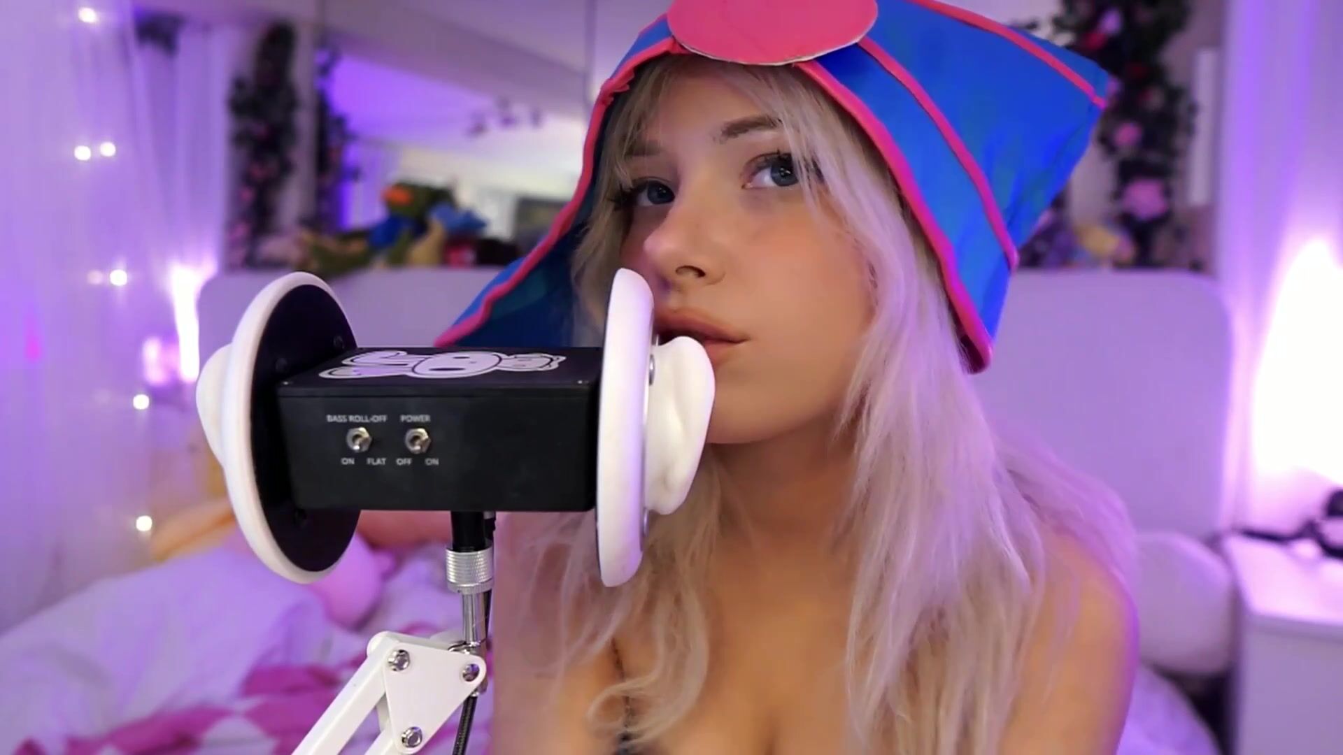 Dollblush ASMR - Dark Magician Girl Cosplay - Extended ASMR Ear Mic (Patreon)
