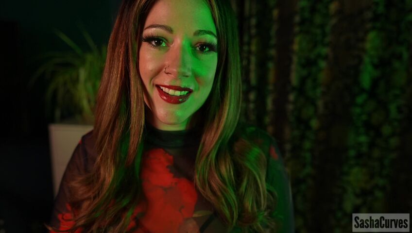 SashaCurves - Sister Squeezes You