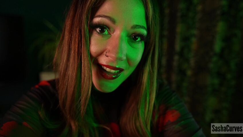 SashaCurves - Sister Squeezes You