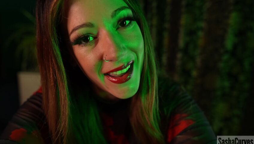 SashaCurves - Sister Squeezes You