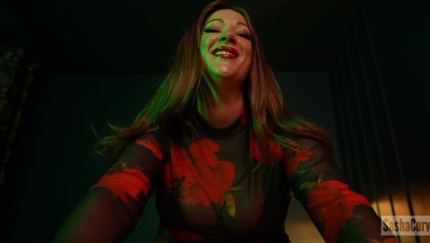 SashaCurves - Sister Squeezes You