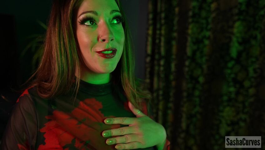 SashaCurves - Sister Squeezes You