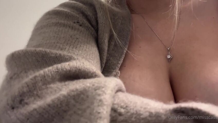 Miss Cassi ASMR - Hairstylist ASMR and Wash