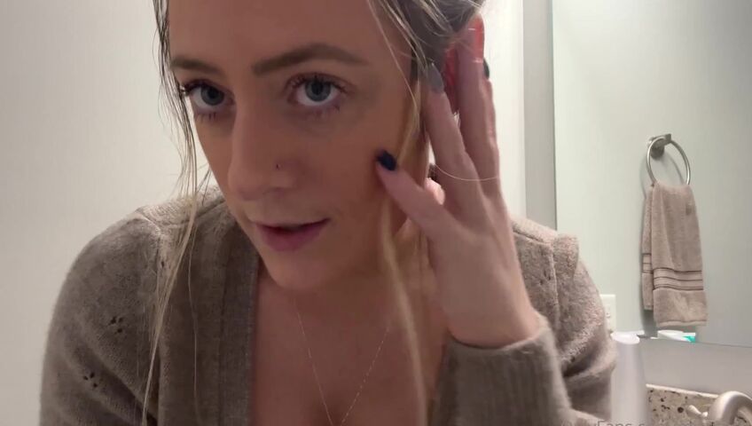 Miss Cassi ASMR - Hairstylist ASMR and Wash