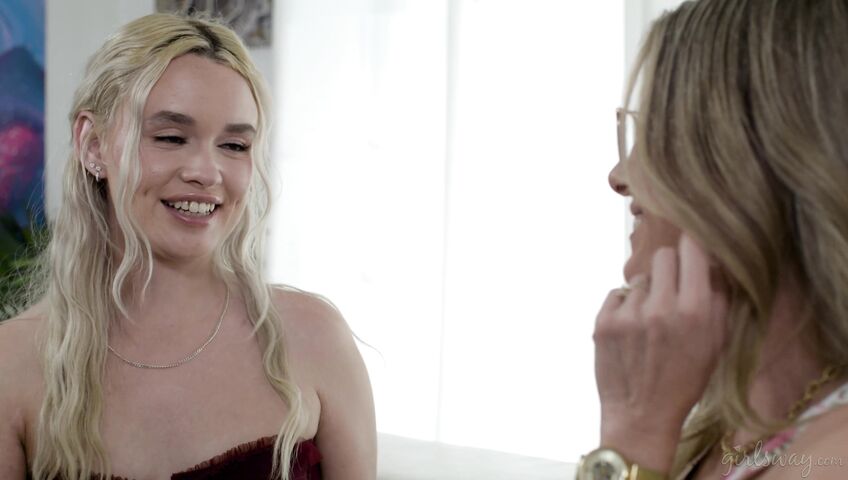 CoryChaseXXX, KhloeKingsleyXO & Isa Bella's Lesbian Threesome - 4K, Lesbian, Threesome, Mommy, Blonde, Black Hair, Nose Piercing, Glasses, Big Tits, Small Tits, Fingering, Clit Rubbing, Pussy Play, Pussy Licking, Scissoring, Unshaved Pussy,